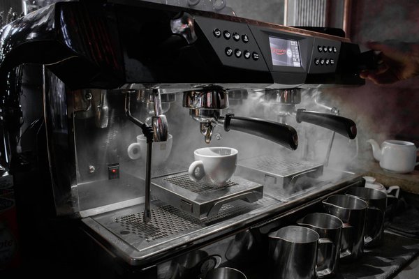 5 Avantages clés de la location d'une machine à café pour votre bureau